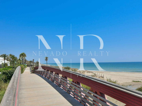 Maison jumelée à Rio Real avec vue sur la mer à vendre