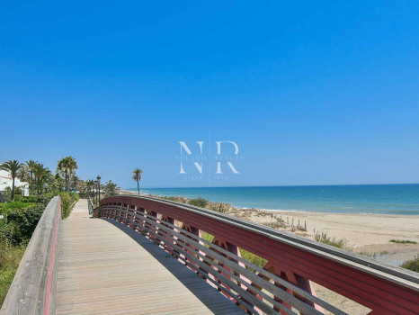 Maison jumelée à Rio Real avec vue sur la mer à vendre