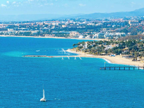Bar just a stone's throw from Marbella's Paseo Marítimo for sale