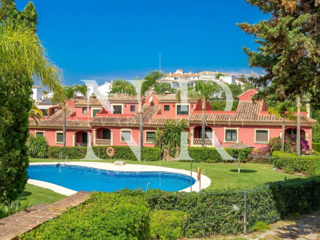 Maison de ville dans l'urbanisation Jardines de Doña María en location saisonnière