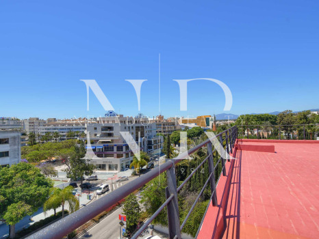 Bureau dans l'Avenida Ricardo Soriano à côté de Milla de Oro à vendre