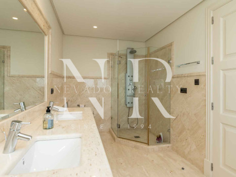 Ático en Urbanización Doncella Beach en primera línea de playa en venta