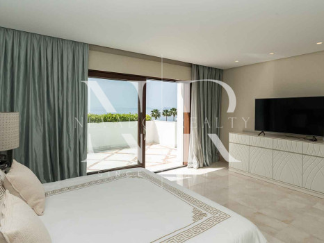 Ático en Urbanización Doncella Beach en primera línea de playa en venta