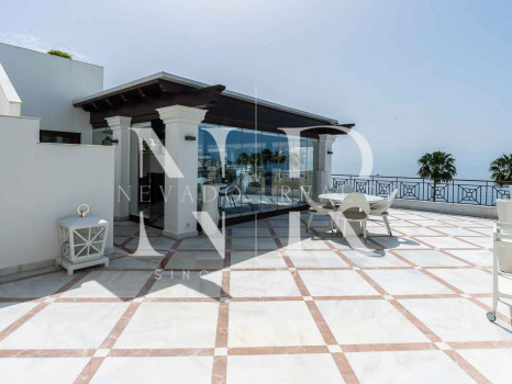 Ático en Urbanización Doncella Beach en primera línea de playa en venta