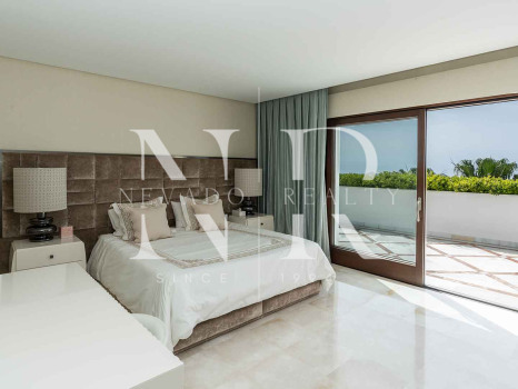 Ático en Urbanización Doncella Beach en primera línea de playa en venta
