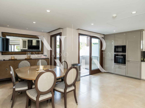 Ático en Urbanización Doncella Beach en primera línea de playa en venta