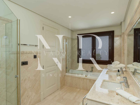 Ático en Urbanización Doncella Beach en primera línea de playa en venta