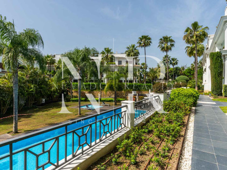 Ático en Urbanización Doncella Beach en primera línea de playa en venta