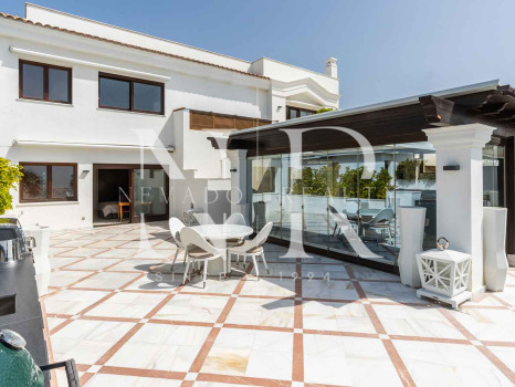 Ático en Urbanización Doncella Beach en primera línea de playa en venta