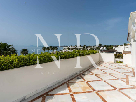 Ático en Urbanización Doncella Beach en primera línea de playa en venta