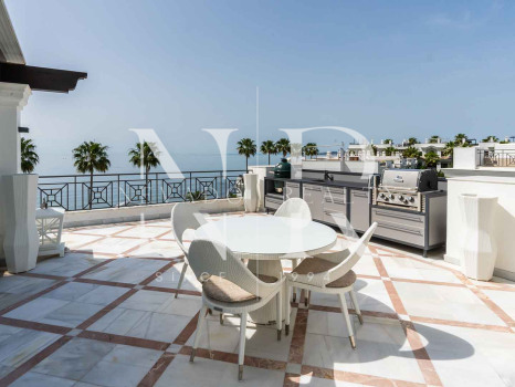 Ático en Urbanización Doncella Beach en primera línea de playa en venta
