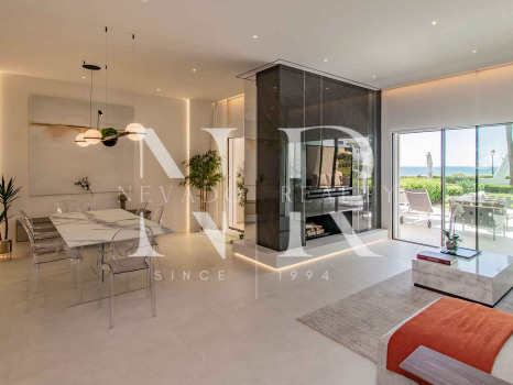 Frontline beach townhouse in Coral Beach Urbanization for sale