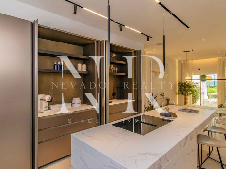 Frontline beach townhouse in Coral Beach Urbanization for sale