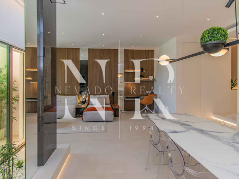 Frontline beach townhouse in Coral Beach Urbanization for sale
