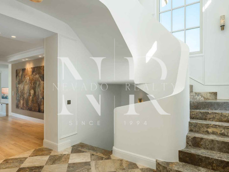 Villa en Nueva Andalucía completamente reformada en venta