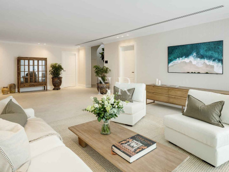 Villa entièrement rénovée à Nueva Andalucía à vendre