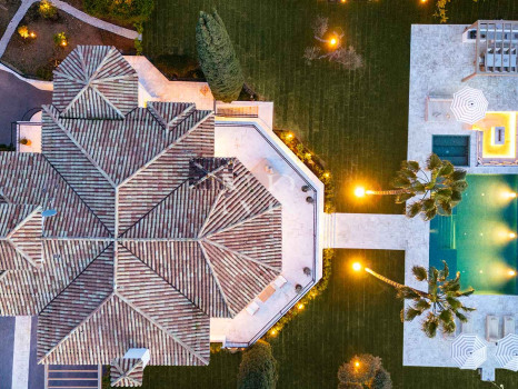 Villa entièrement rénovée à Nueva Andalucía à vendre