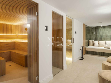 Villa entièrement rénovée à Nueva Andalucía à vendre