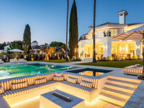 Villa entièrement rénovée à Nueva Andalucía à vendre