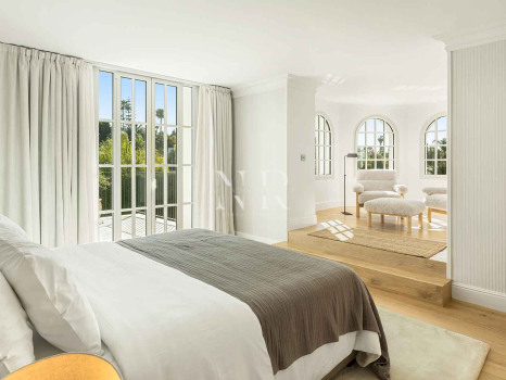 Villa entièrement rénovée à Nueva Andalucía à vendre