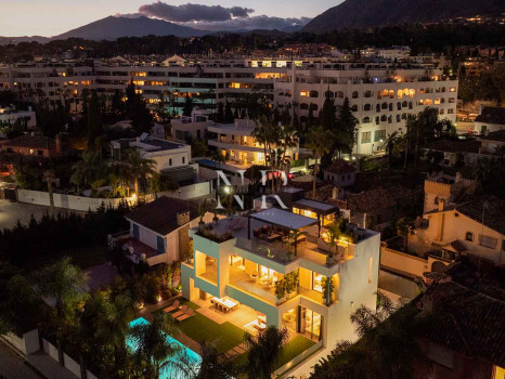 Villa design à vendre dans l'urbanisation Casablanca