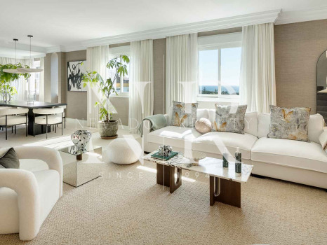 Penthouse entièrement rénové dans l'Urbanisation Costa Nagüeles II à vendre