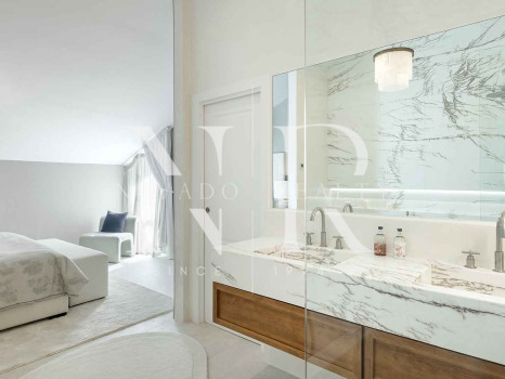 Penthouse entièrement rénové dans l'Urbanisation Costa Nagüeles II à vendre