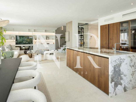 Penthouse entièrement rénové dans l'Urbanisation Costa Nagüeles II à vendre