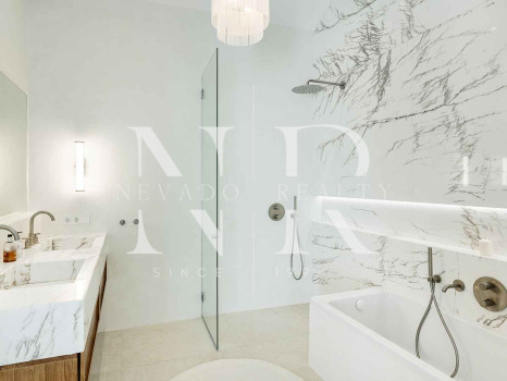 Penthouse entièrement rénové dans l'Urbanisation Costa Nagüeles II à vendre