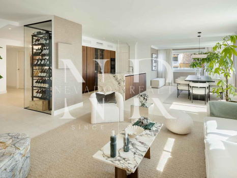 Penthouse entièrement rénové dans l'Urbanisation Costa Nagüeles II à vendre
