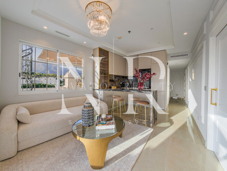 Completely refurbished penthouse on the Golden Mile next to the beach with sea views for rent.