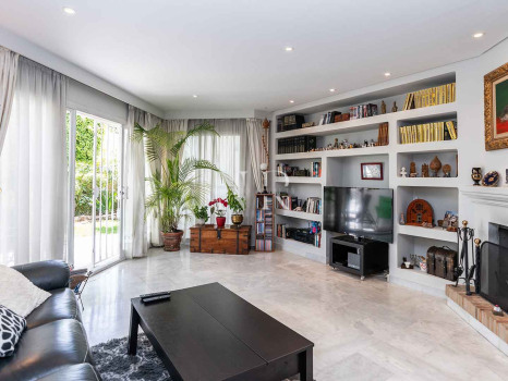 Maison de ville dans l'Urbanisation Camoján Blanco à vendre