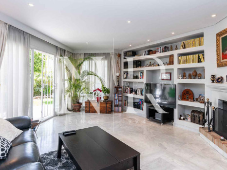 Maison de ville dans l'Urbanisation Camoján Blanco à vendre