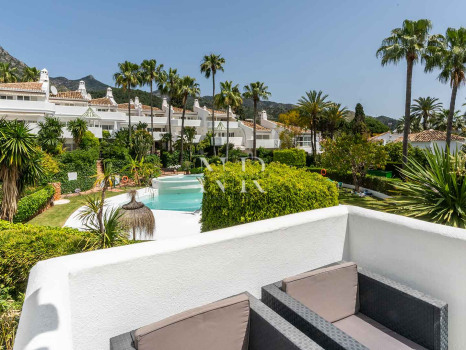 Maison de ville dans l'Urbanisation Camoján Blanco à vendre