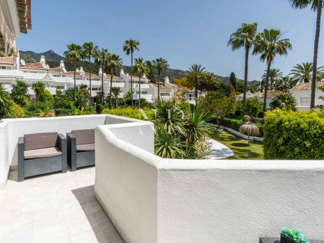 Maison de ville dans l'Urbanisation Camoján Blanco à vendre