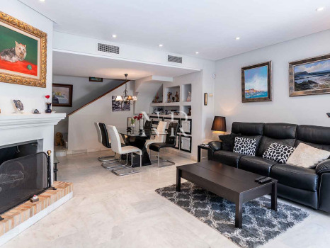 Maison de ville dans l'Urbanisation Camoján Blanco à vendre