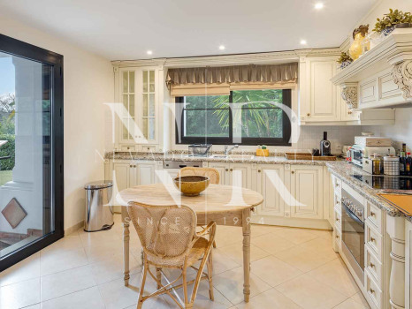 Villa en La Quinta completamente renovada en venta