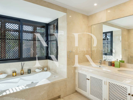 Villa en La Quinta completamente renovada en venta