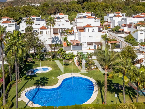 Completely refurbished townhouse in Las Cumbres de Marbella for sale