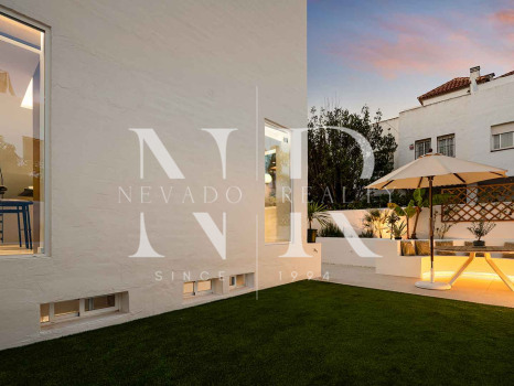 Completely refurbished townhouse in Las Cumbres de Marbella for sale