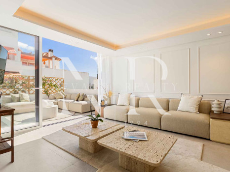 Completely refurbished townhouse in Las Cumbres de Marbella for sale