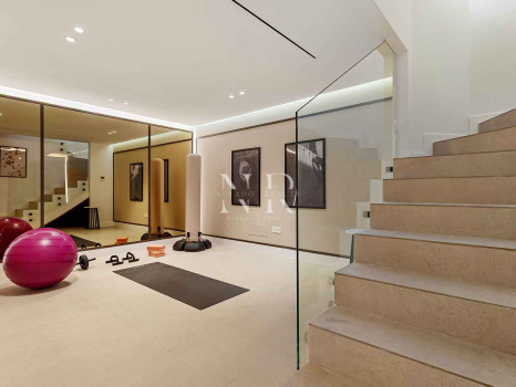 Maison de ville entièrement rénovée à Las Cumbres de Marbella à vendre