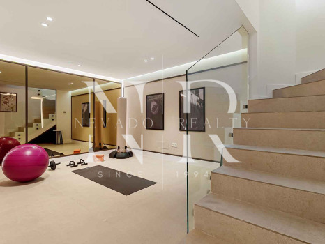 Completely refurbished townhouse in Las Cumbres de Marbella for sale