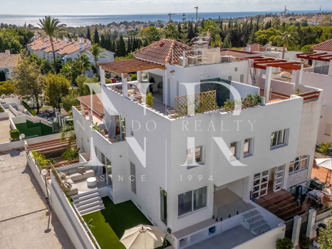 Completely refurbished townhouse in Las Cumbres de Marbella for sale