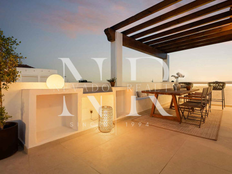 Completely refurbished townhouse in Las Cumbres de Marbella for sale