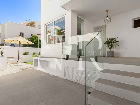 Completely refurbished townhouse in Las Cumbres de Marbella for sale