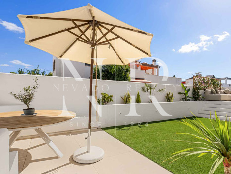 Completely refurbished townhouse in Las Cumbres de Marbella for sale