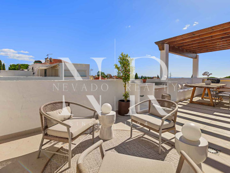 Completely refurbished townhouse in Las Cumbres de Marbella for sale