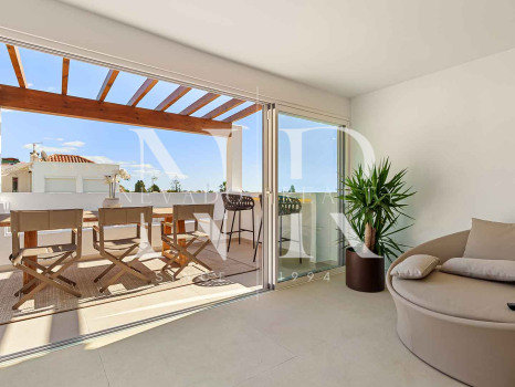 Completely refurbished townhouse in Las Cumbres de Marbella for sale