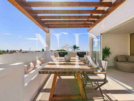 Completely refurbished townhouse in Las Cumbres de Marbella for sale